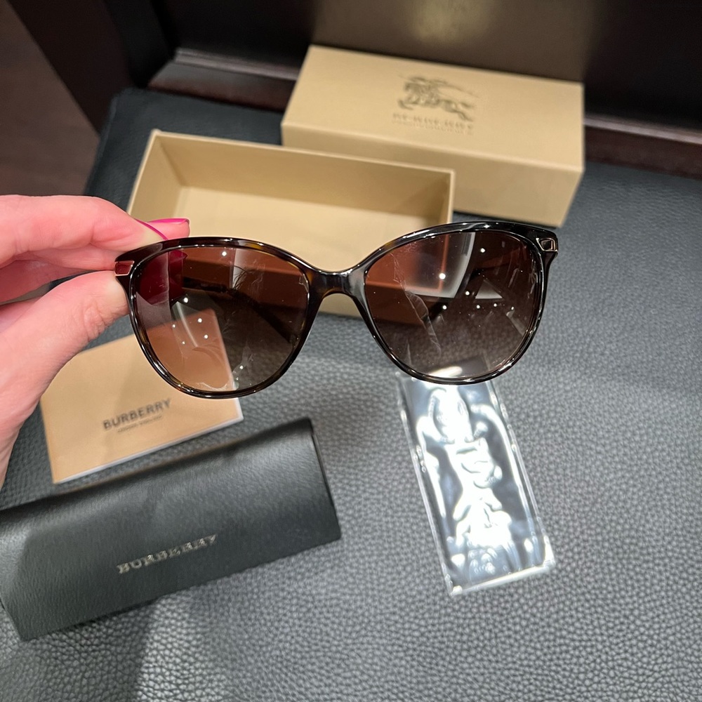 Burberry sunglasses